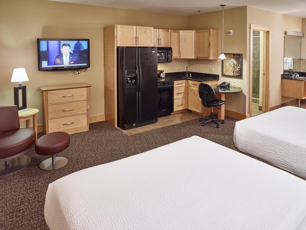 Livinn Hotel Minneapolis North / Fridley Bagian luar foto