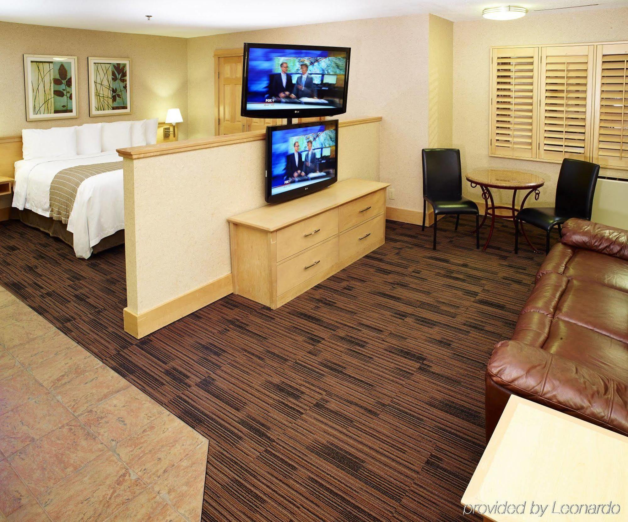 Livinn Hotel Minneapolis North / Fridley Bagian luar foto