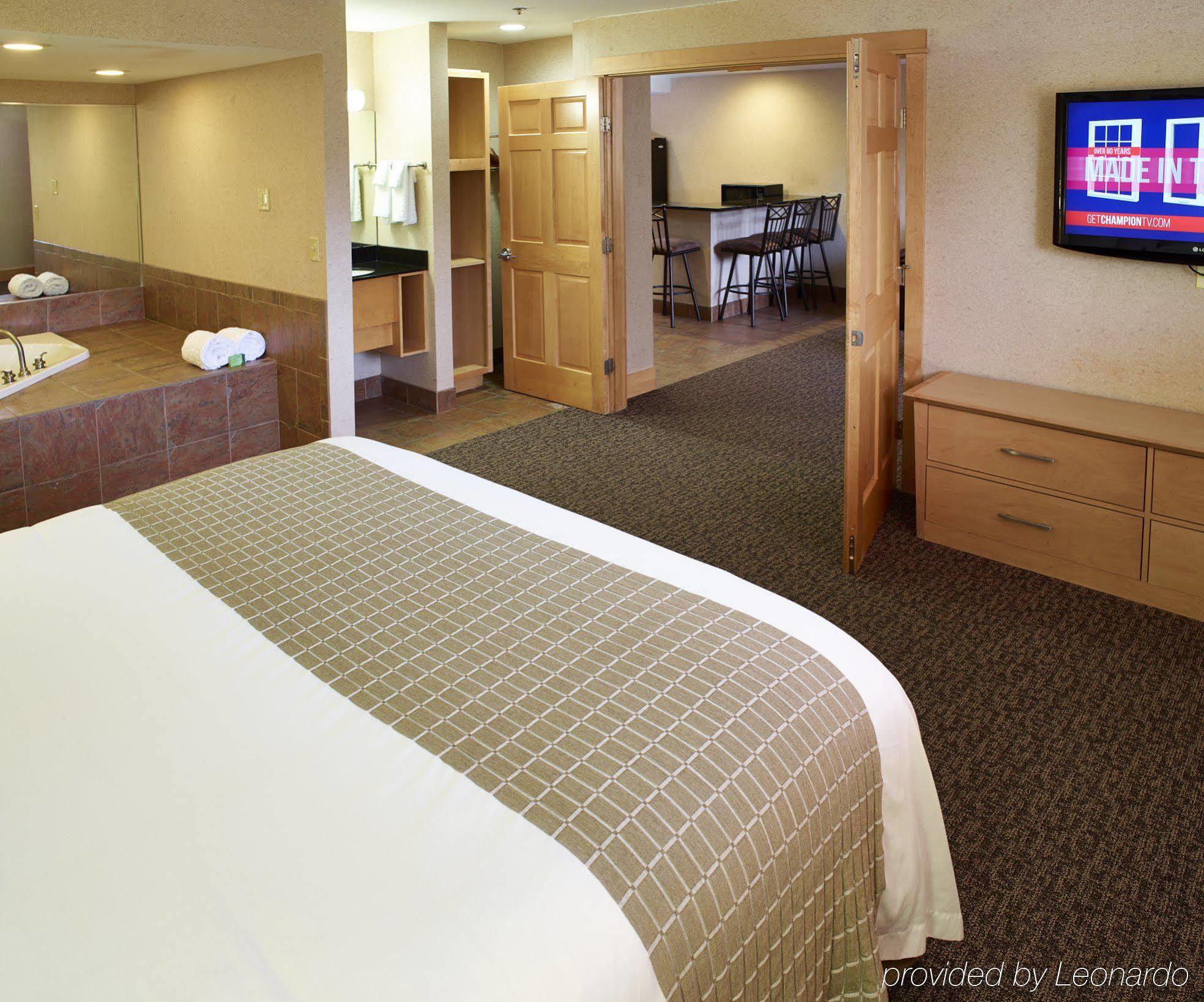Livinn Hotel Minneapolis North / Fridley Bagian luar foto