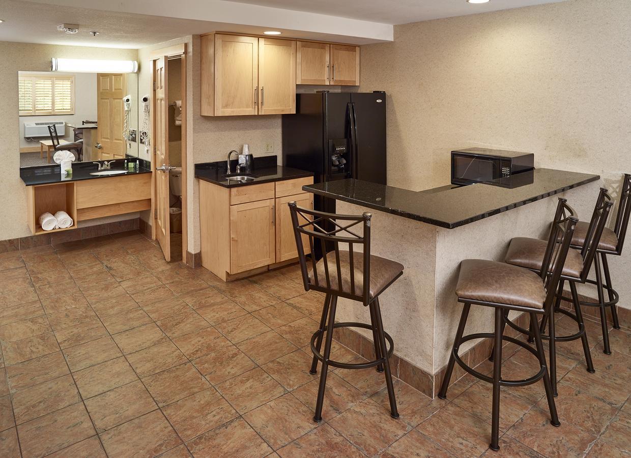 Livinn Hotel Minneapolis North / Fridley Bagian luar foto
