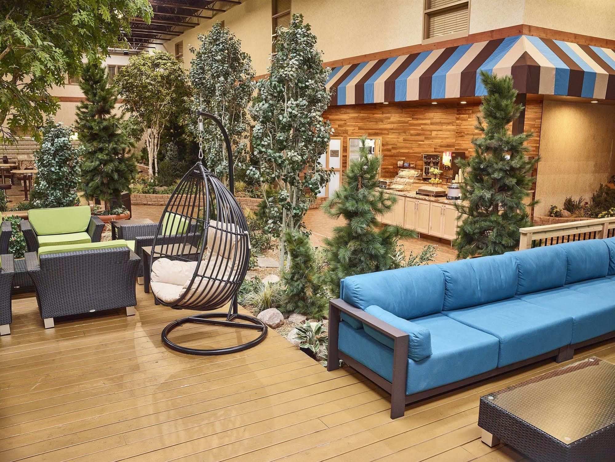 Livinn Hotel Minneapolis North / Fridley Bagian luar foto