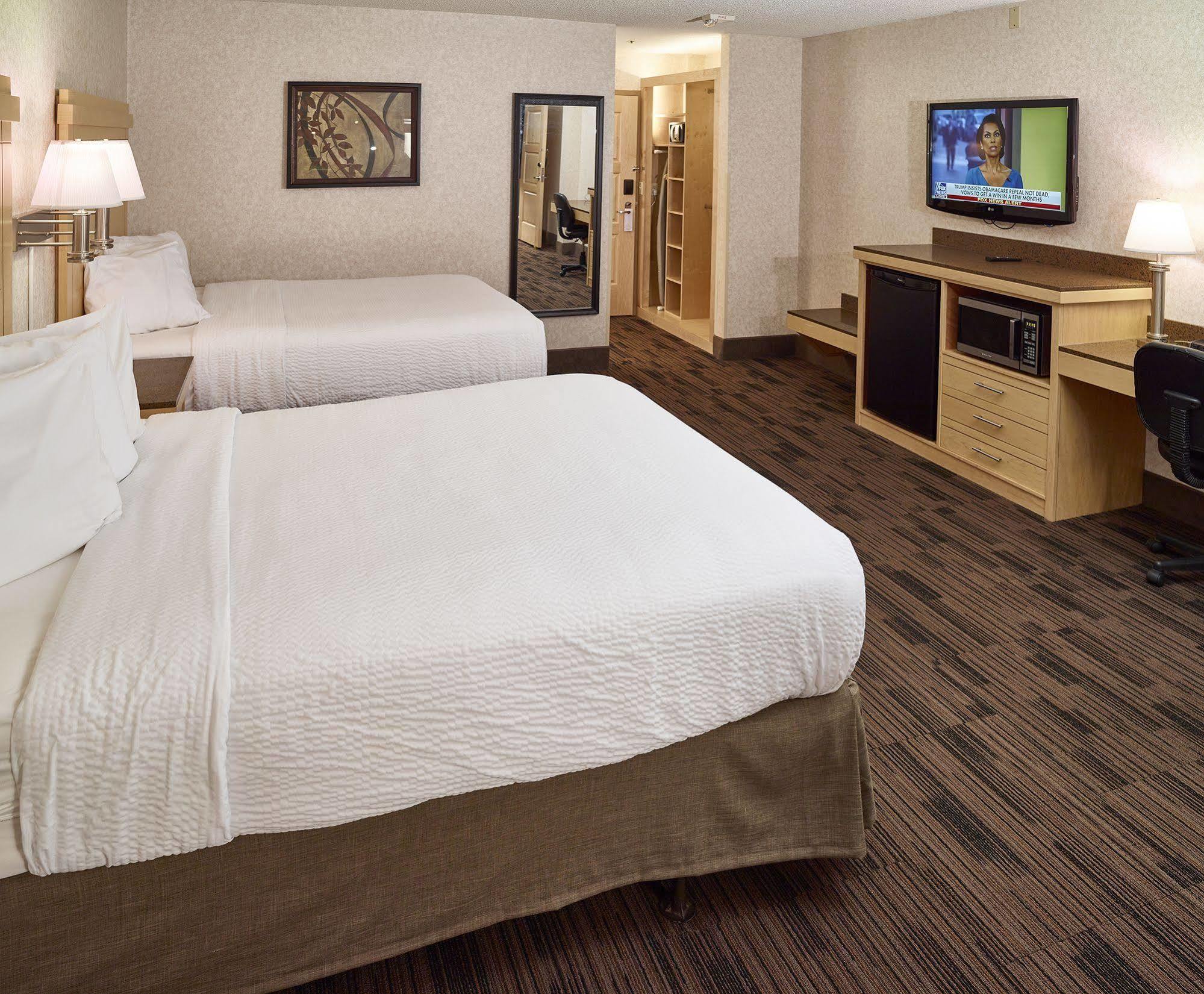 Livinn Hotel Minneapolis North / Fridley Bagian luar foto