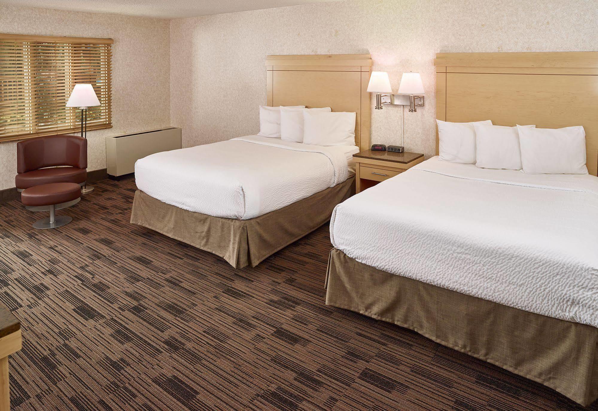 Livinn Hotel Minneapolis North / Fridley Bagian luar foto