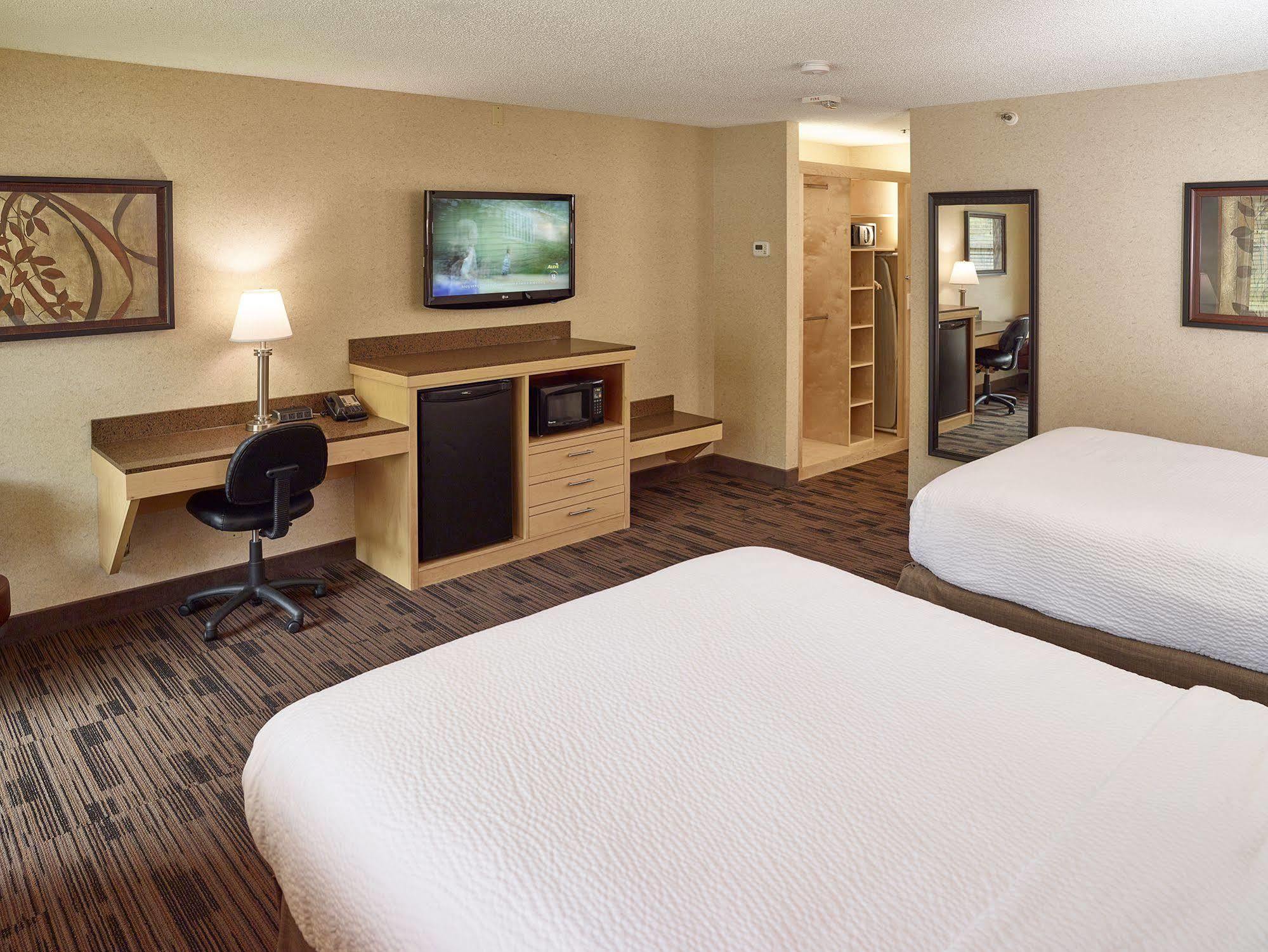 Livinn Hotel Minneapolis North / Fridley Bagian luar foto