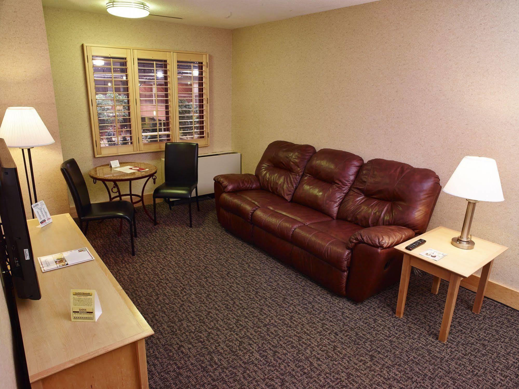 Livinn Hotel Minneapolis North / Fridley Bagian luar foto