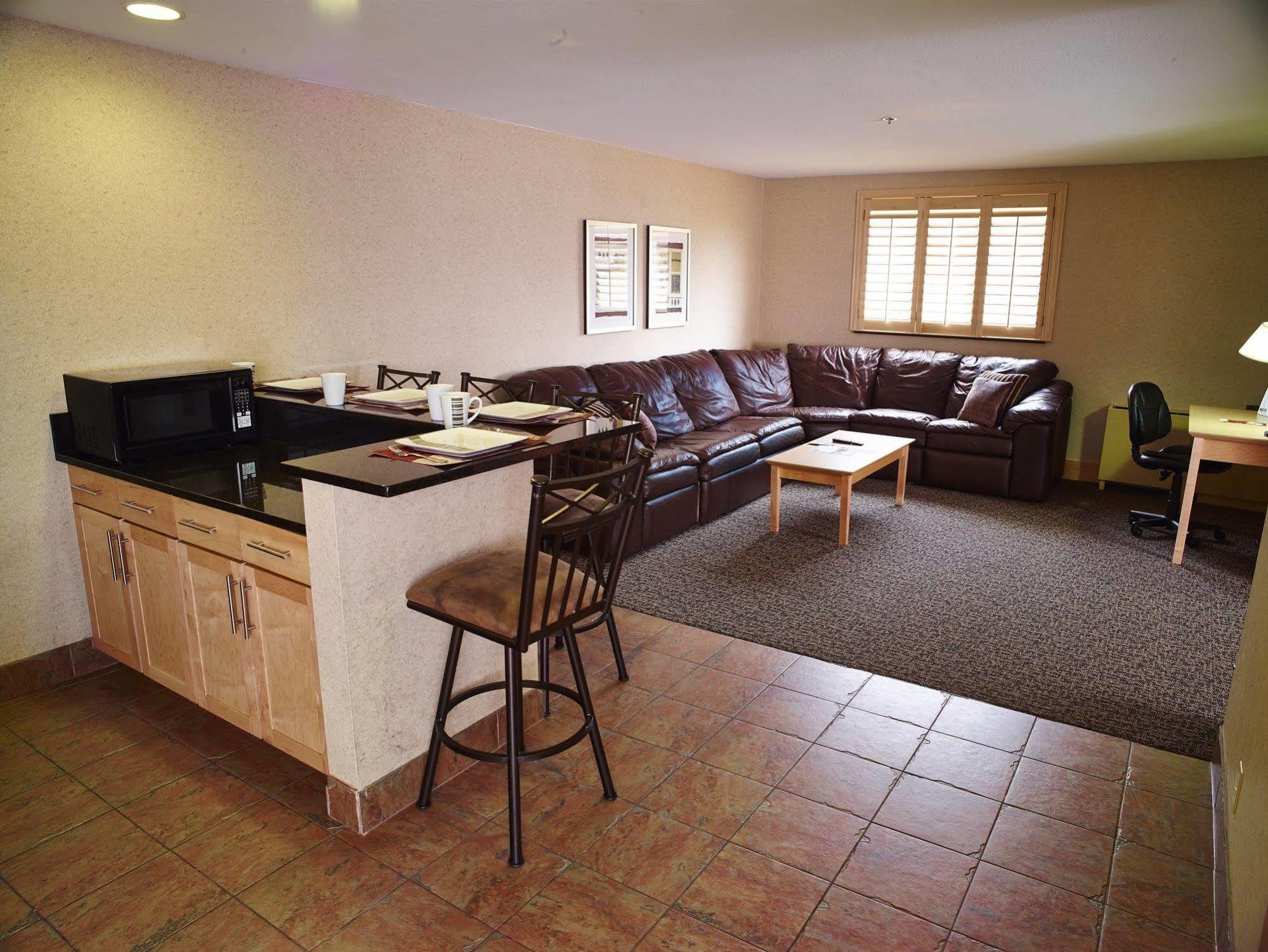 Livinn Hotel Minneapolis North / Fridley Bagian luar foto